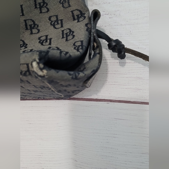 EUC Dooney and Bourke leather and canvas Monogram shoulder bag - Picture 7 of 16